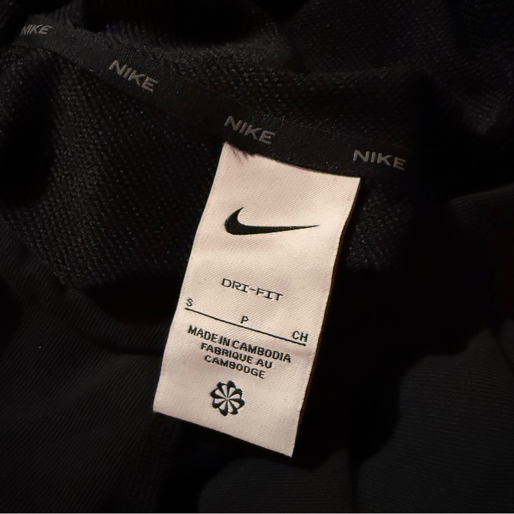 Nike Men’s Training Hoodie Small - Picture 6 of 8